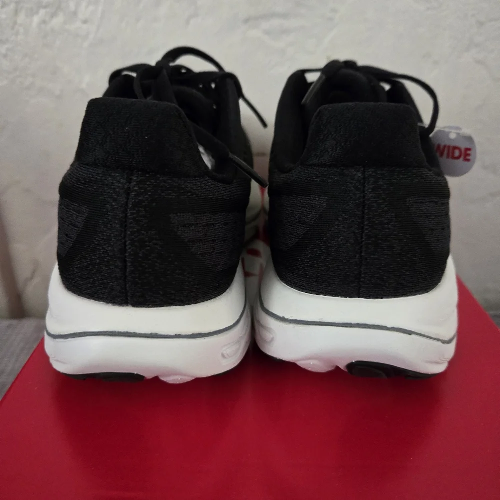 Men New Balance Size: 91/2 2E - Picture 3 of 7